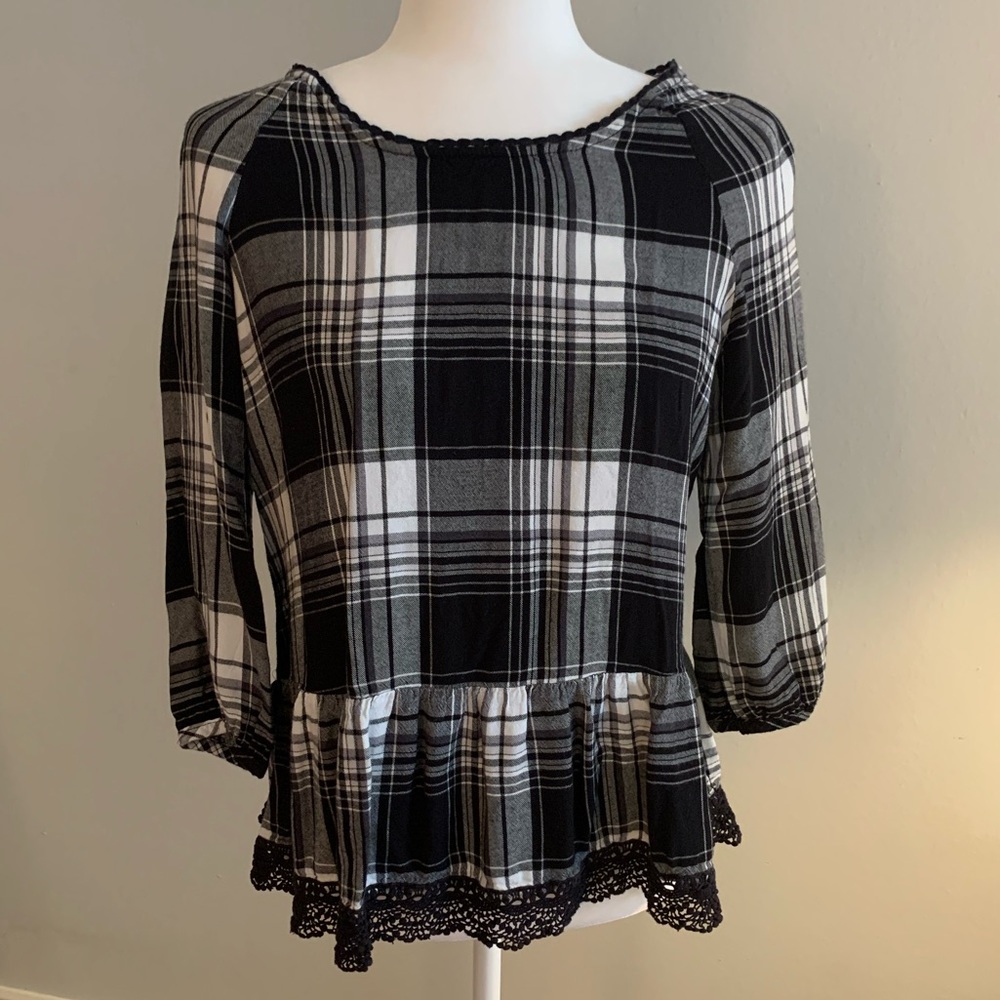 Black & white plaid patterned top
